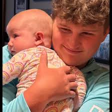 Kelli Burr in people