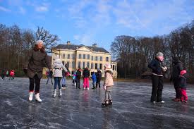 Een klein eilandje in 1 van de vennen van het leersumse veld. Schaatsen Op Parc Broekhuizen Met Koek En Zopie Nieuwsblad De Kaap Nieuws Uit De Regio Doorn