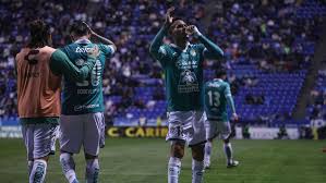 León vence por la mínima al Puebla con caída de TV Azteca como protagonista