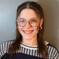 Lori Menard's Instagram, Twitter & Facebook