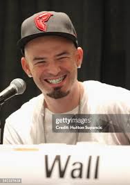 22 Photos & High Res Pictures