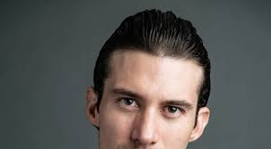 Sucesso nos EUA, ator brasileiro estreia comédia romântica nacional