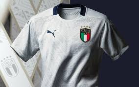 Maglie calcio italia portiere uefa euro 2020. Italia Nuova Maglia Per La Nazionale Kit Bianco Da Trasferta 2020 Sky Sport