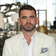 Is it normal to have no savings after a successful first year as a  contractor?