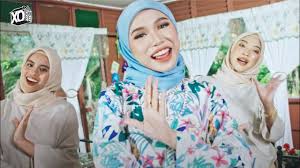 Warna warni di aidilfitri warna warni di aidilfitri. Lirik Lagu Pejam Celik Hari Raya Iman Troye Official Mv
