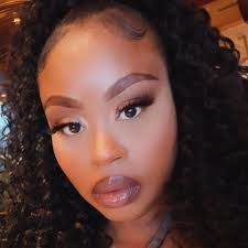 Robert Oquinn's Instagram, Twitter & Facebook