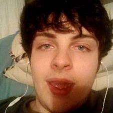 Avery Henson (@_averyhenson)