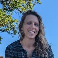 Laura Moya's Instagram, Twitter & Facebook