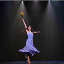 Feel The Beat Netflix Movie Great Movie To Watch While Learning American Sign Language Because One Of The Characters Is Deaf In 2020 Sofia Carson Sophia Carson Sofia