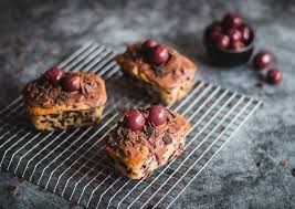 Wir wünschen euch einen schönen sonntag. Stracciatella Kirsch Kuchlein Rezept Von Muffinville Cookpad