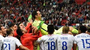 Chile y portugal se enfrentan este miércoles (1 p.m.) por la copa confederaciones 2017 por las señales de latina (perú), mega (chile) y directv para toda latinoamérica. Portugal 0 0 Chile 0 3 On Pens Bbc Sport