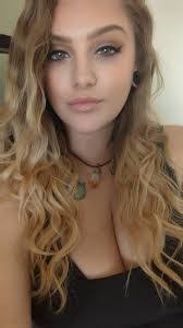 Melissa Hoak's Instagram, Twitter & Facebook