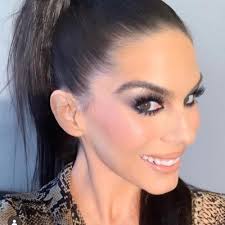 Savannah Wallace (@savvyhowle311)