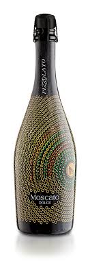 Uve moscato bianco in purezza per una dolce. Pizzolato Vino Espumoso Moscato Dolce Probios 750ml Vino Moscato