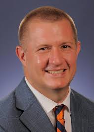 Sources: Northwestern chief revenue officer Jesse Marks is returning to  Miami to be the Hurricanes' CRO. Marks, a Miami native and University of  Miami graduate, was instrumental in overseeing Northwestern's $850M rebuilt