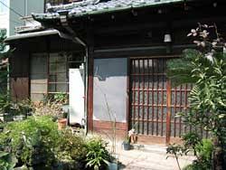 Minka, as the japanese call them, are traditional japanese houses characterized by tatami floors, sliding doors, and wooden verandas. The Structure Of A Japanese House Japanese Houses Virtual Culture Kids Web Japan Web Japan