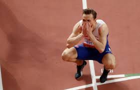 Karsten warholm smashes 400m hurdles world record, wins gold in tokyo the norwegian hurdler smashed his own world record in 45.94, and five other men set national records in the men's 400m hurdles. Warholm Caps Perfect Season With World 400m Hurdles Gold