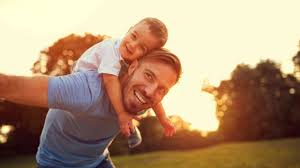El día del padre en méxico se celebra cada tercer domingo de junio, si bien es cierto, es una tradición que emerge desde varios afluentes, por un lado la tradición católica, en cuanto a al recuerdo que hacen a san josé como ejemplo de padre y ponen su. Cuando Sera El Dia Del Padre En 2021 Linea Directa