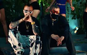 Este tema lo llevaba esperando desde su preview y ya por fin en la calle! See Bad Bunny J Balvin Walk On The Wild Side In New Que Pretendes Video