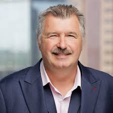 Clem Wood's Instagram, Twitter & Facebook