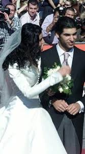 Nació en asturias el 2 de junio de 1976, pero en su árbol genealógico se entremezclan orígenes diferentes, la bisabuela de su madre era peruana y el bisabuelo de su padre era gitano. Boda De Cayetano Rivera Ordonez Y Blanca Romero En Gijon