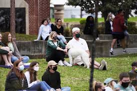 Yellow house bed and breakfast. Diadeloso Returns With Week Long Festivities The Baylor Lariat