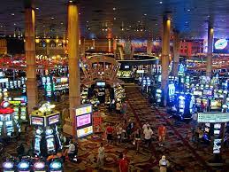The Mandalay Bay Casino A Photo From Nevada West Trekearth Mandalay Bay Casino Mandalay Bay Hotel Mandalay Bay