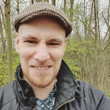 𝔻an 𝔹one (@bonelocomotive)