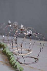 Ez To Make Crowns Crowns Ez Metall Basteln Mit Draht Krone Basteln Bastelarbeiten