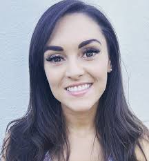 Leanne Connolly (@LeanneMConnolly)