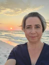 Introduction of a hairstylist and makeup artist in Scottsdale, Arizona