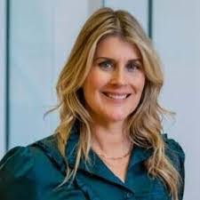 Stacey Sue's Instagram, Twitter & Facebook