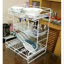 Ada rak piring gantung, rak piring berbentuk lemari, rak piring yang terbuat dari plastik atau paralon ataupun rak piring yang terletak di bawah. Rak Piring Rak Gelas 3 Susun Continent Bali Kawat Plastik Coating Shopee Indonesia