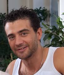 File:Phil Holliday shoot.jpg