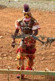 Namun kebanyakan orang mungkin akan merinding saat mengetahui tradisi suku asli di pedalaman negara afrika. Schamane Wikipedia