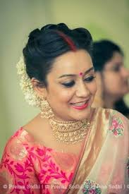 Simple Iyer Wedding In Delhi With A Bit Of Sass Indian Wedding Hairstyles Mom Hairstyles Brides Mom