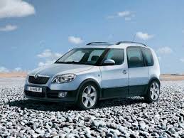 Insgesamt hat škoda bislang mehr als zwei millionen suv produziert. Skoda Roomster Scout Weltpremiere In Essen Auto Motor At