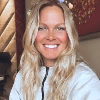 Kristin Vinson's Instagram, Twitter & Facebook