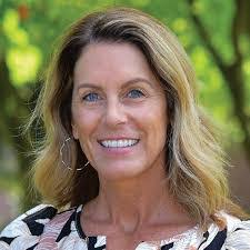 Sarah Ashe's Instagram, Twitter & Facebook