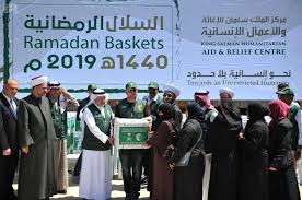 انطلاقاً من دور المملكة العربية السعودية الإنساني والريادي تجاه المجتمع الدولي في شتى أنحاء العالم، واستشعاراً منها بأهمية هذا الدور المؤثر في رفع المعاناة. Ø§Ù‡Ù… Ø§Ø¹Ù…Ø§Ù„ Ù…Ø±ÙƒØ² Ø§Ù„Ù…Ù„Ùƒ Ø³Ù„Ù…Ø§Ù† Ù„Ù„Ø¥ØºØ§Ø«Ø© ÙˆØ§Ù„Ø£Ø¹Ù…Ø§Ù„ Ø§Ù„Ø¥Ù†Ø³Ø§Ù†ÙŠØ©