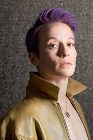 Pin By Sue Bernard On Mrapineo In 2020 Megan Rapinoe Soccer Girl Problems Soccer Girl