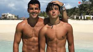 Mario casas sierra (la coruña, 12 de junio de 1986) es un actor español. Instagram Mario Casas Y Oscar Casas Dan La Bienvenida Al Verano Con Estas Imagenes