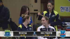 통역(通譯, interpreting)은 서로 통하지 않는 둘 이상의 언어 구사자 사이에서 그들이 사용하는 말을 이해하여 그 뜻을 전해주는 행위를 말한다. ì—¬ìž ë°°êµ¬ë‹¨ í˜„ëŒ€ê±´ì„¤ì˜ ë¯¸ëª¨ í†µì—­ì‚¬ ìµœìœ¤ì§€ í†µì—­