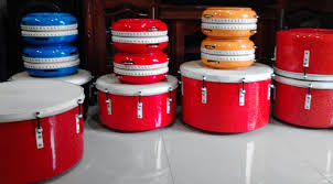 Cara memainkan genggong adalah dengan cara ditiup seperti harmonika. Cara Memainkan Alat Musik Hadroh Pewarta Indonesia