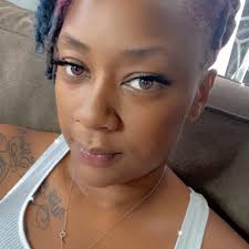 hows everyone doing anyone wanna chat ? message me where in detroit did you  grow up i was in detroit near Evergreen and Joy.