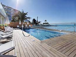 The hotel nautico ebeso has modern, bright décor. Hotel Nautico Ebeso Hotel Ibiza Stadt 1 2 Fly Com
