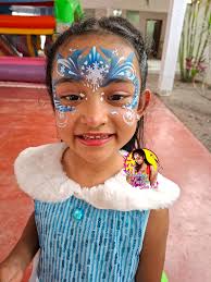 Hey Gabby ‼️En la casa de muñecas, pintamos a "Pastelillo"🐱🧁un dis...