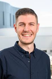 Andrew Wortham's Instagram, Twitter & Facebook