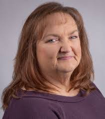 Laura Mahan's Instagram, Twitter & Facebook