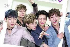 Shinee (샤이니) is a korean pop boy group created by sm entertainment. Shinee Turns 12 Since Their K Pop Debut Somag News